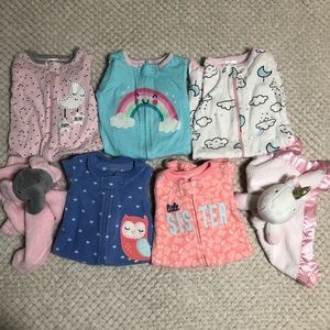 5 Baby girl sleepers Carters/Gerber (Newborn)